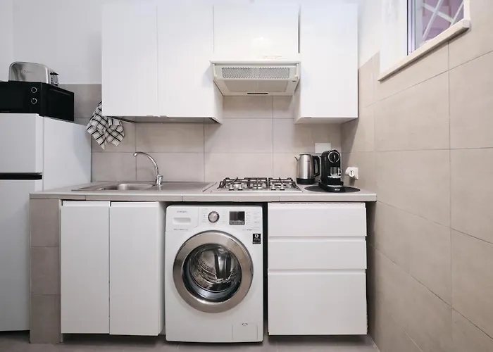 Modern 10 Min From Metro B Free Wifi Apartment Rom